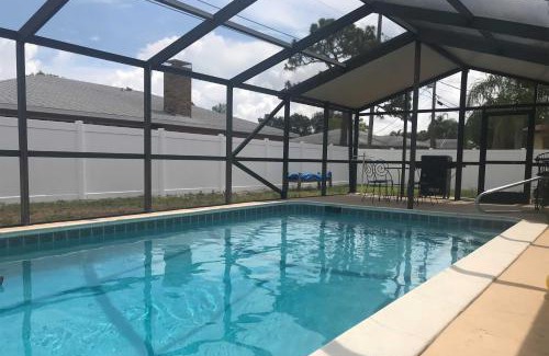 South Venice House | Bright Venice Home with Yard Less Than 4 Miles to Beach!