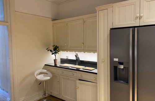 Seafront House | BRIGHTON townhouse *FREE ALLOCATED PARKING FOR 3 CARS*