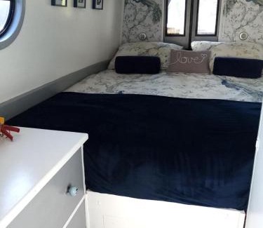 Runnymede Boat Rental | BrightOwl Waterside Narrowboat Cottage Experience