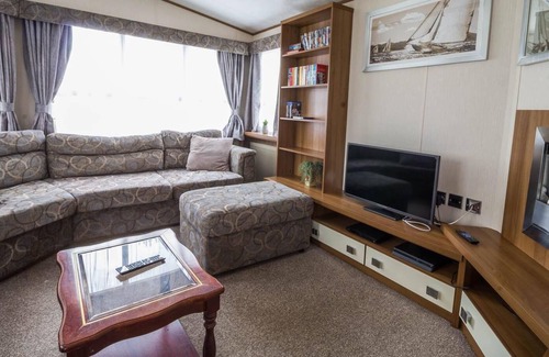 Skegness House | Brilliant 6 berth caravan at Southview Holiday Park near Skegness ref 33125S