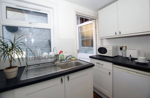 Fulham Apartment | Brilliant Fulham Experience - Garden (Private) Apartment