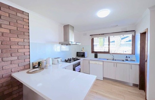 Mount Waverley Villa | Brilliant Modern Flat @Mount Waverley *Smart TV