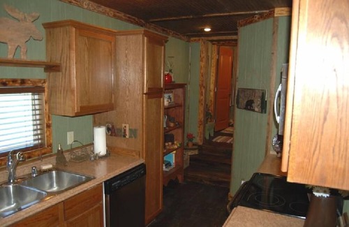 Cassville House | Bring your family and enjoy the comforts of the Ozarks at Bear Crossing Cabin