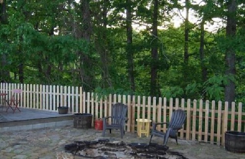 Cassville House | Bring your family and enjoy the comforts of the Ozarks at Bear Crossing Cabin