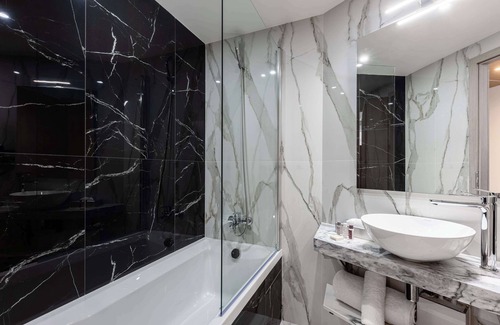 Rosny-sous-Bois Hotel | Brit Hotel Privilège Paris - Rosny