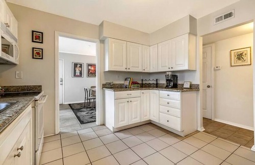 Broadmoor House | Broadmoor Private Oasis