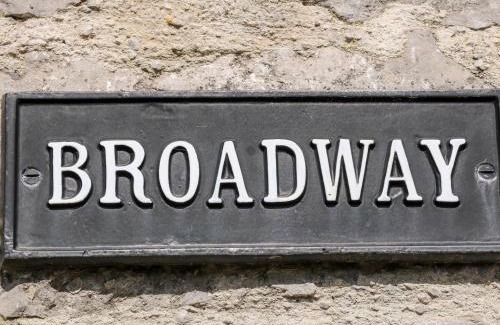 Millers Dale House | Broadway Barn