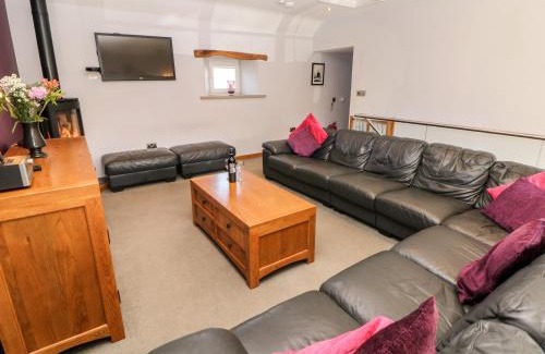Millers Dale House | Broadway Barn