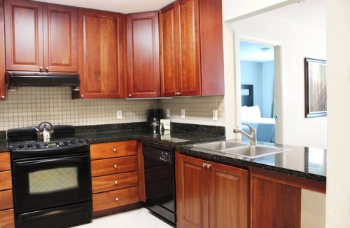 Downtown Apartment | Broadway Plaza, Trademark Collection by Wyndham