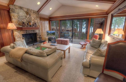 Brockway House | Brockway Beachside Bungalo by Lake Tahoe Accommodations