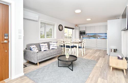 Riccarton House | Brockworth Place - Christchurch Holiday Homes