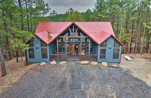 Broken Bow House | Broken Bow Cabin Deck with Hot Tub and Pool Table!