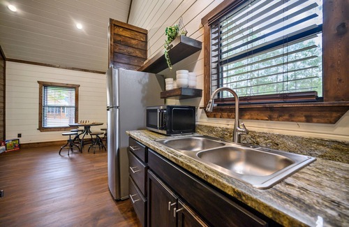 Broken Bow Cabin | Broken Bow cabin with Hot Tub and Fire Pit