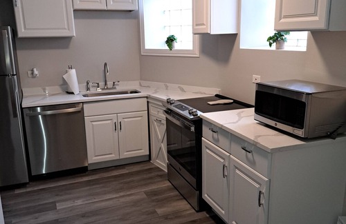 Grand Boulevard Apartment | Bronzeville Beauty - 2 bed/1 bath, small-pet friendly, centrally-located unit