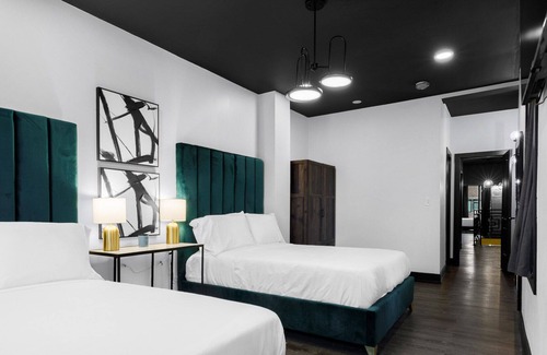 Grand Boulevard House | Bronzeville Luxury Black & White Duplex