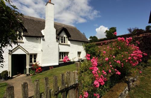 Heligan Bed & Breakfast | Brook Farmhouse