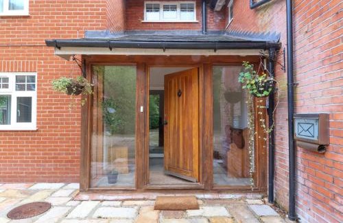 Ipswich House | Brook Lodge