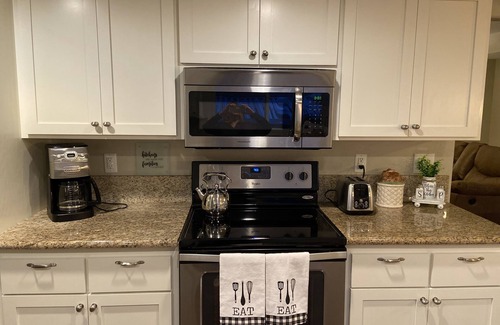 Medford House | Brookdale Meadows sleeps 6