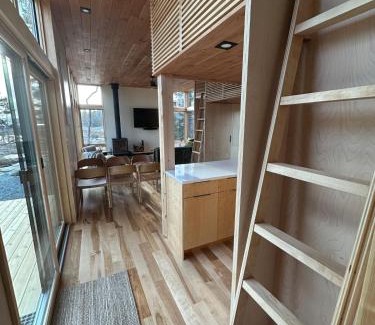 Brooklyn House | Brooklyn Shore Lodge