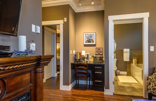 West Abbotsford Hotel | Brookside Inn Boutique Hotel