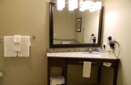 Algona Hotel | Brookstone Lodge & Suites