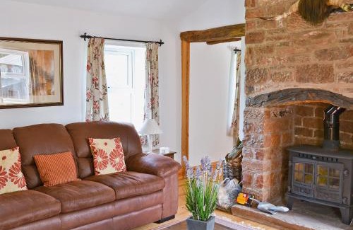 Wing House | Brown Dyke Stables