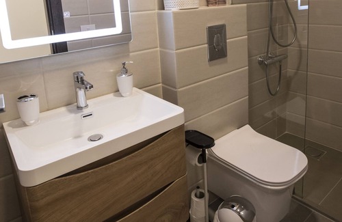 Gemmayzeh House | Brown