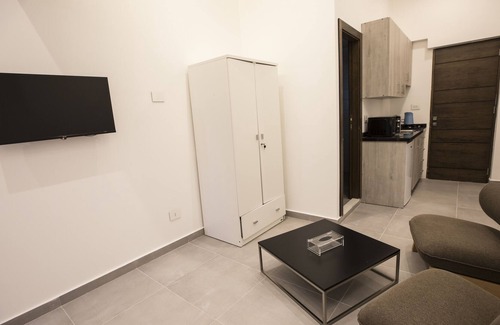 Gemmayzeh House | Brown