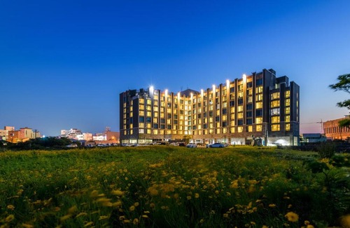 Seongsan Hotel | Brown Suites Hotel and Resort