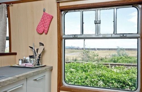 Dawlish Warren Ski Chalet | Brunel Boutique Railway Carriage 5