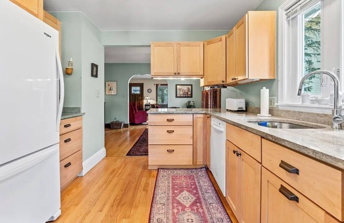 Brunswick House | Brunswick Bungalow By Bowdoin With Fenced-In Backyard