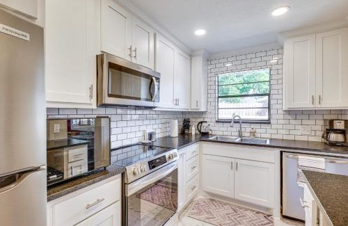 Briarcrest Estates House | Bryan Home with Yard and Deck about 4 Mi to Aggieland
