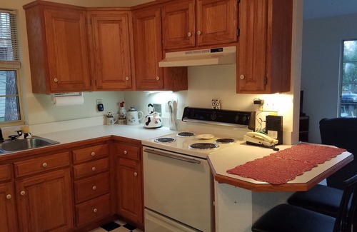 Lost Bridge Village House | Bryant's Bungalow-Lakefront-Close to Lost Bridge Marina- Located in Quiet Cove