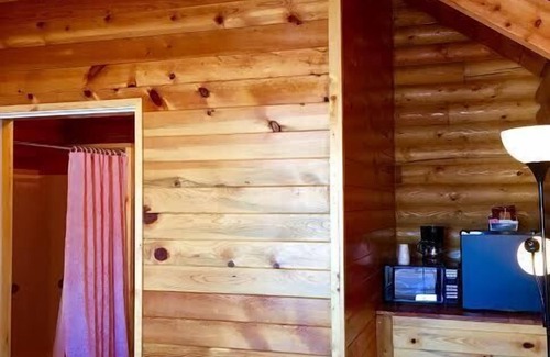 Tropic Cabin | Bryce Canyon Log Cabins