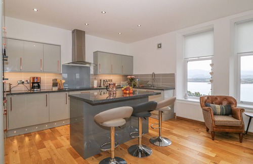Menai Bridge Apartment | BRYN MEL APARTMENT in Glyngarth