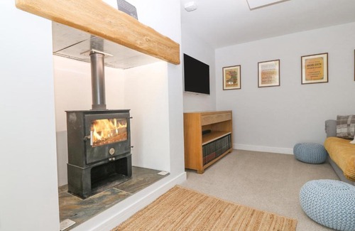 Malltraeth House | Bryn Tirion