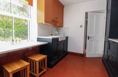 Garn Fadryn Cottage | BRYN TIRION, pet friendly, character holiday cottage in Morfa Nefyn