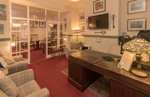 Colwyn Bay Bed & Breakfast | Bryn Woodlands House