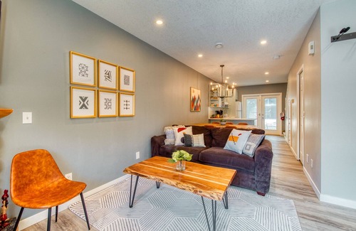 Harvie Heights House | Btfl Newly Reno 2BDM 2 Bth Sleep Up to 6 Adults+Kids Townhouse W/AC in Rockies