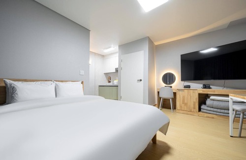 Chungmak-tong Hotel | Buan Chaeseokgang Beach Hotel