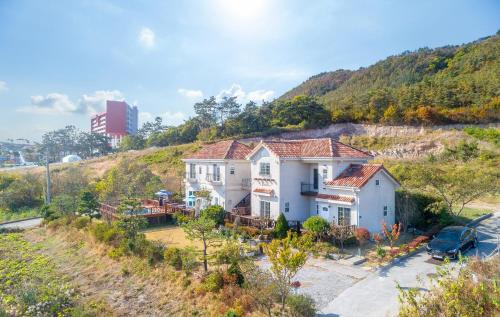 Byeonsan House | Buan Flaura Pension