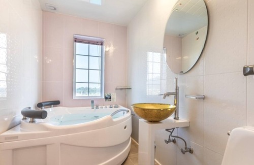 Byeonsan House | Buan Flora Pension