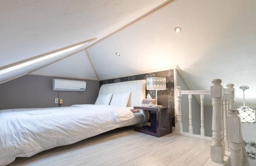 Byeonsan House | Buan Flora Pension