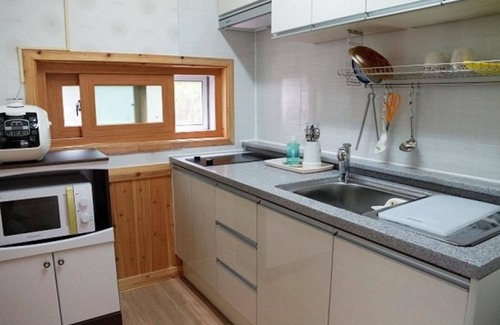 Byeonsan House | Buan Mul Love Pension