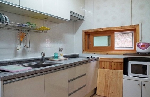 Byeonsan House | Buan Mul Love Pension