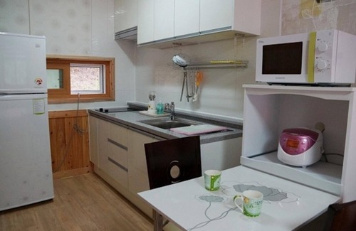 Byeonsan House | Buan Mul Love Pension