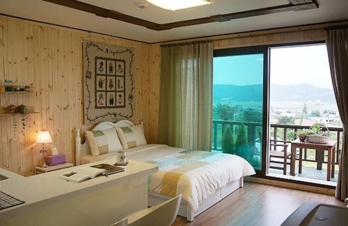 Byeonsan House | Buan Pumaneseohaebada Pension