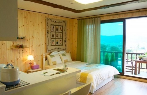 Byeonsan House | Buan Pumaneseohaebada Pension