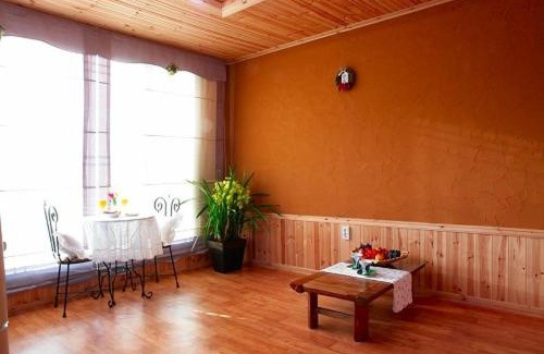 Surak-tong House | Buan Solseom House Pension