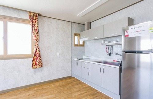 Surak-tong House | Buan Surak Pension